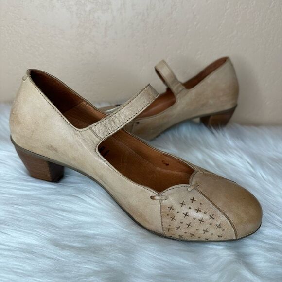 Brako Shoes - Brako Anatomics Collection Leather Mary Jane Pumps Size 40